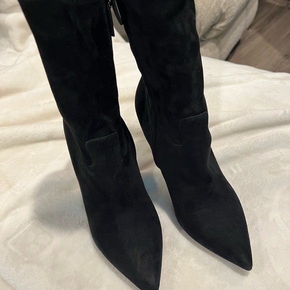 Valentino Garabani Sleek Black Suede Heeled Boots - Picture 8 of 14